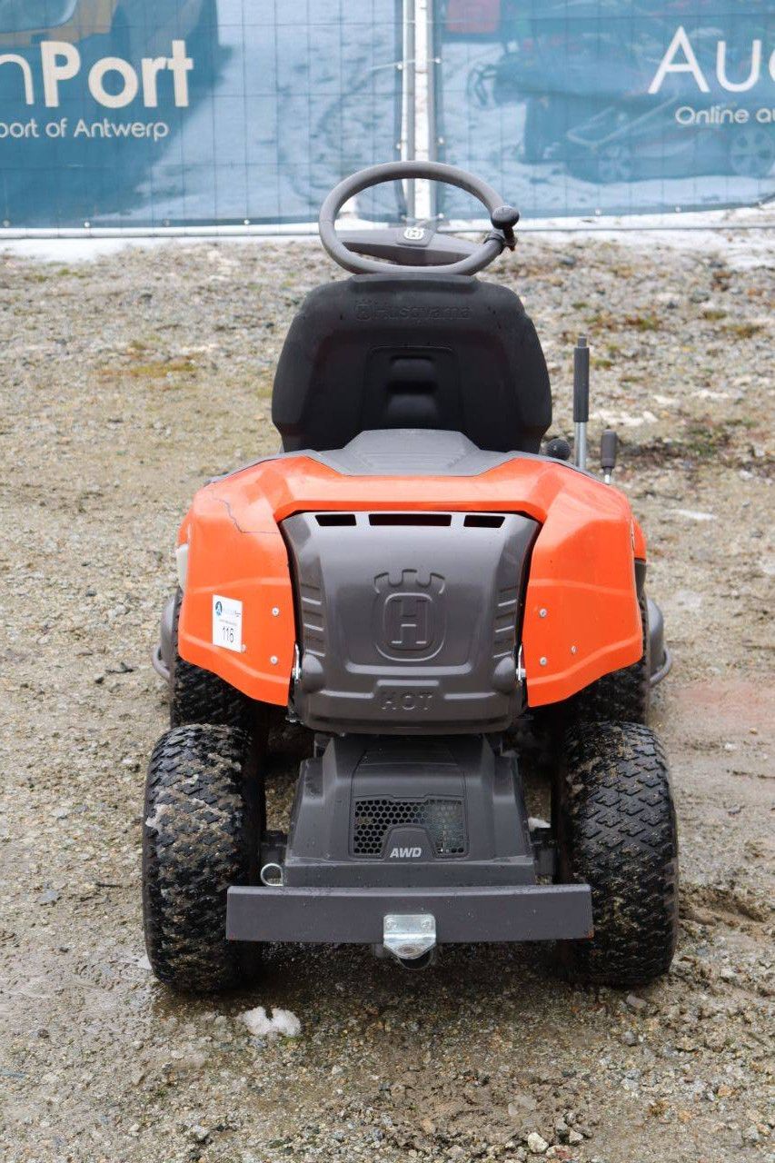 Aufsitzmäher Husqvarna R216AWD 4x4 Benzin 9,6 kW 2018