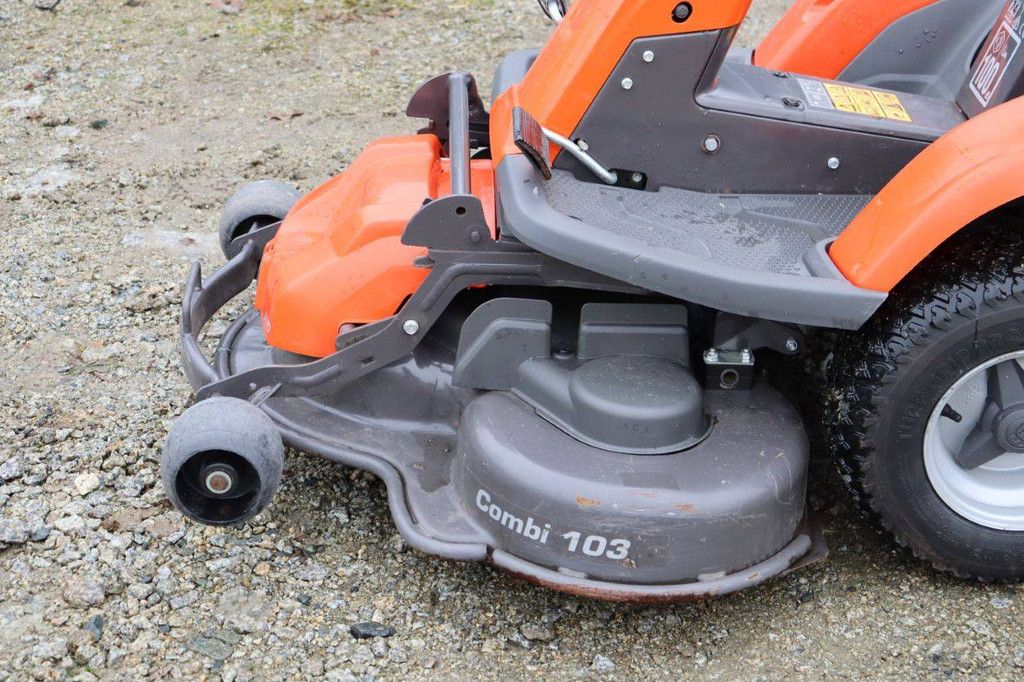 Aufsitzmäher Husqvarna R216AWD 4x4 Benzin 9,6 kW 2018