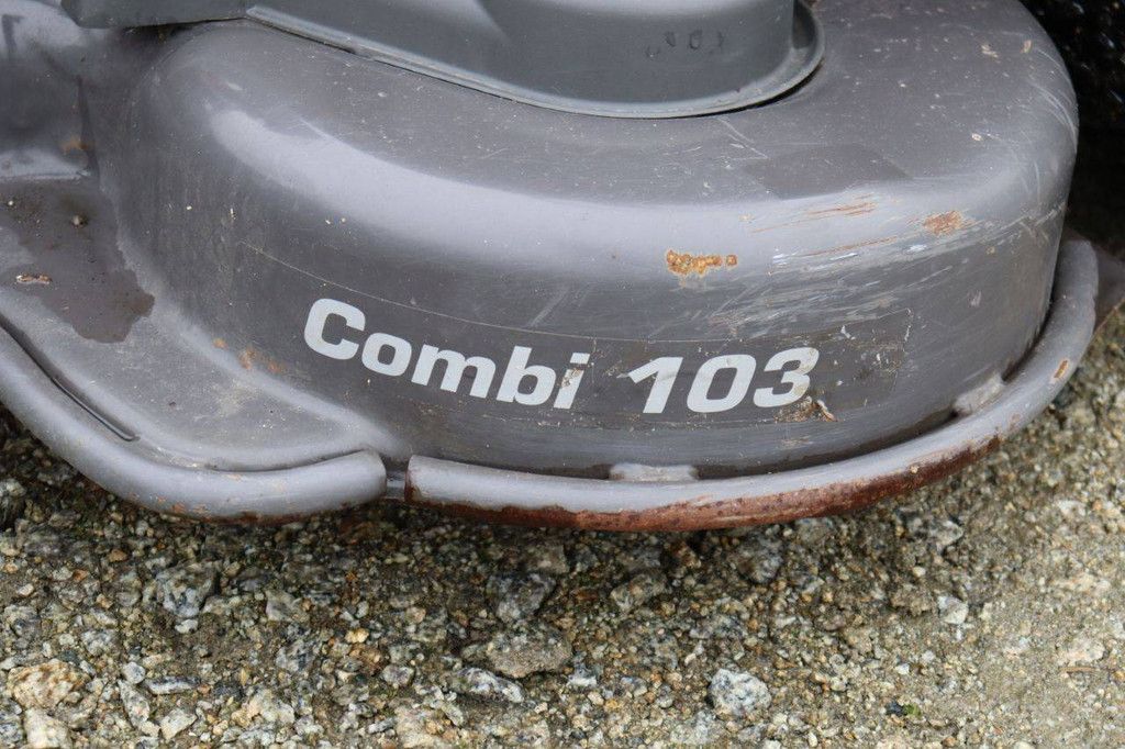 Aufsitzmäher Husqvarna R216AWD 4x4 Benzin 9,6 kW 2018