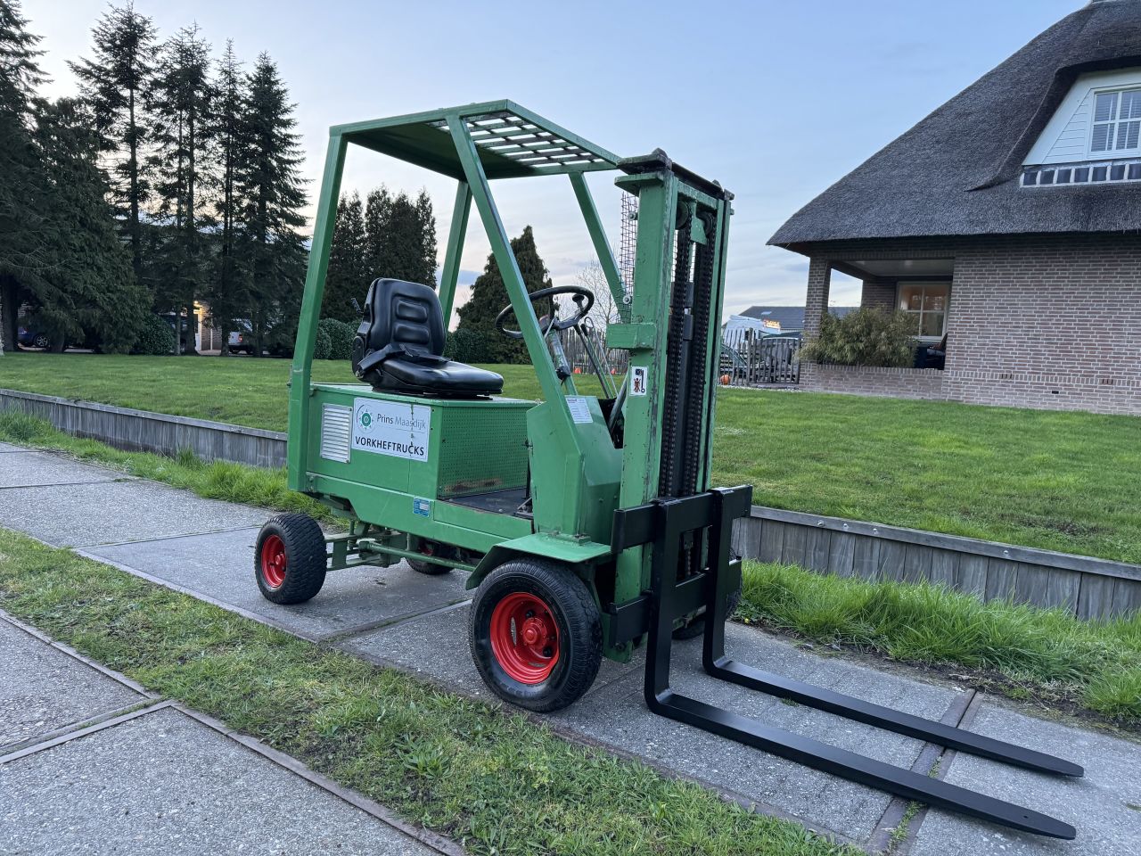 Prins elektrische ruwterrein heftruck + NIEUW ACCUPAKKET !