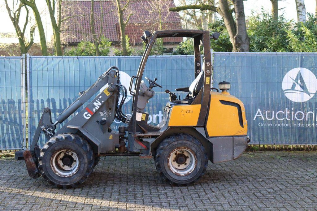 Wiellader Giant V452T Diesel 33kW 2011 (Marge)