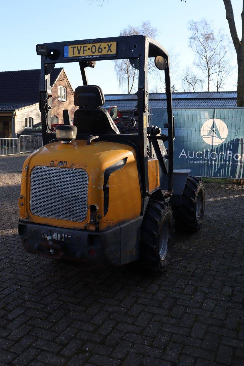 Wiellader Giant V452T Diesel 33kW 2011 (Marge)