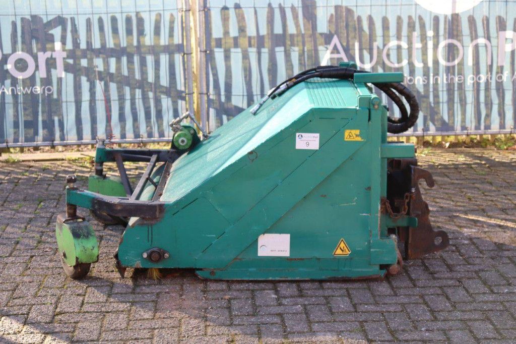 Kehrbürstenaufsatz Unkrautbekämpfung POOPSCOOP 2010