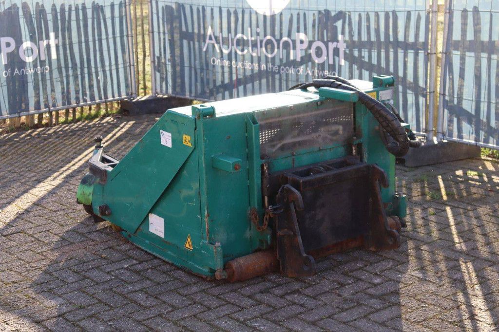 Kehrbürstenaufsatz Unkrautbekämpfung POOPSCOOP 2010