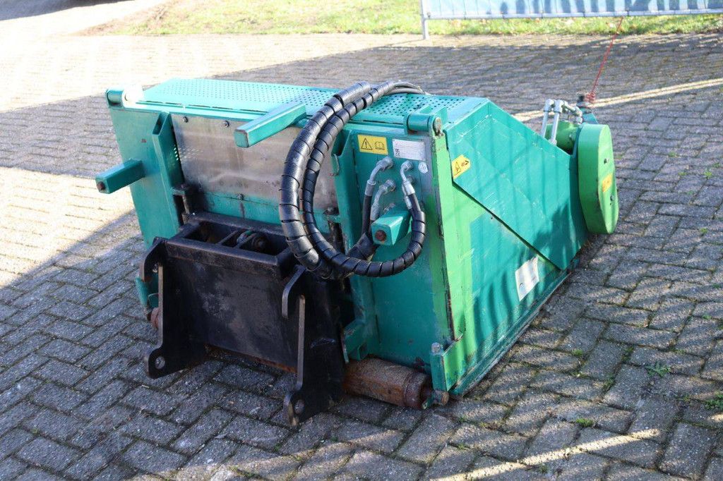 Kehrbürstenaufsatz Unkrautbekämpfung POOPSCOOP 2010