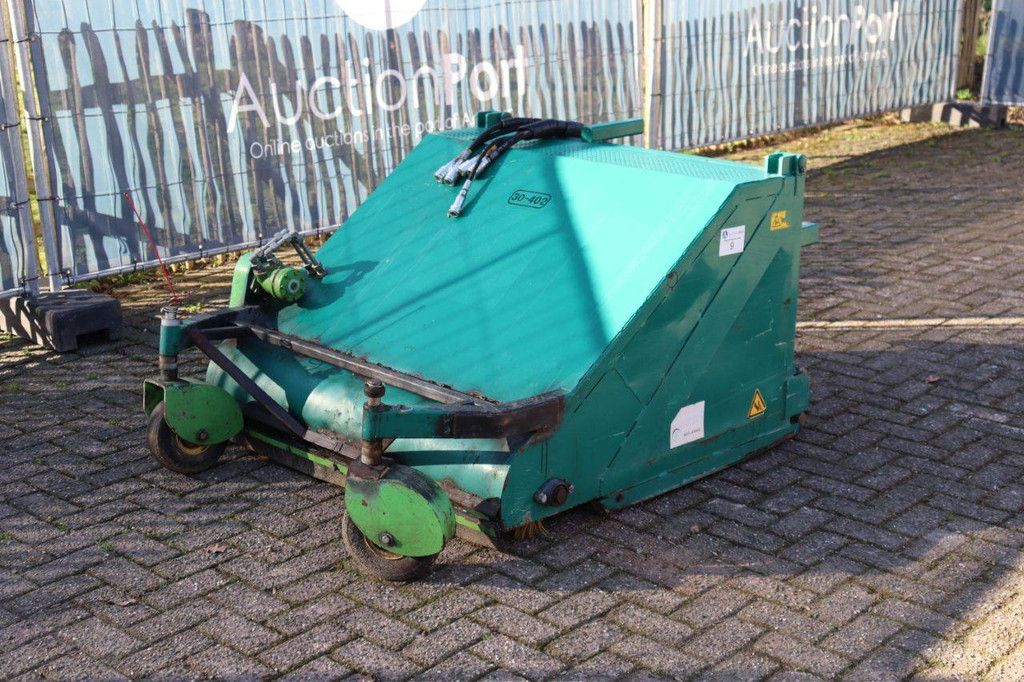 Kehrbürstenaufsatz Unkrautbekämpfung POOPSCOOP 2010