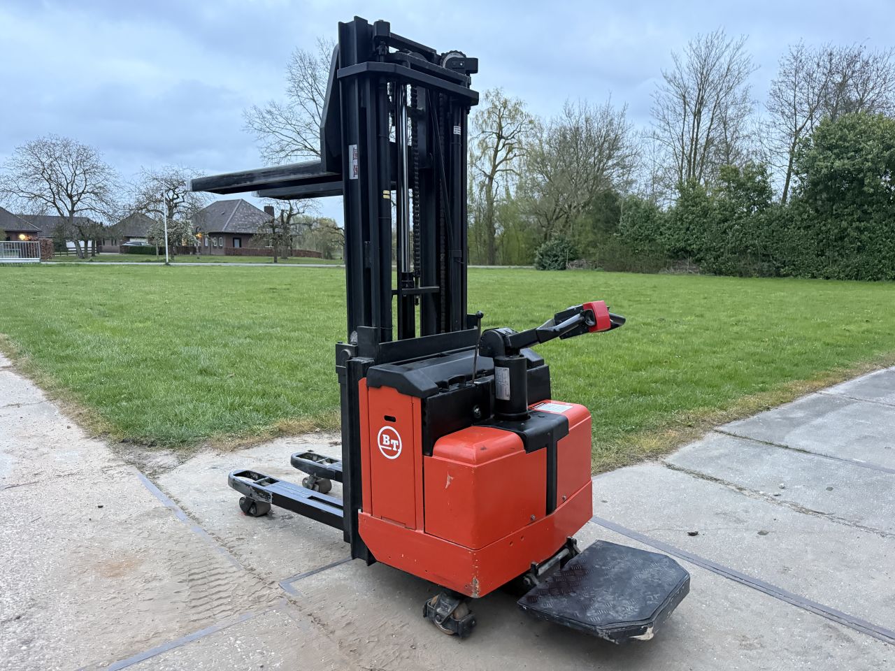 BT Stapelaar triplo mast 450cm + initiële heffing