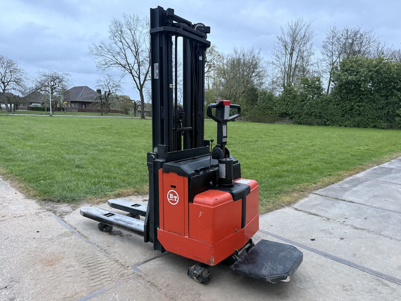 BT Stapelaar triplo mast 450cm + initiële heffing