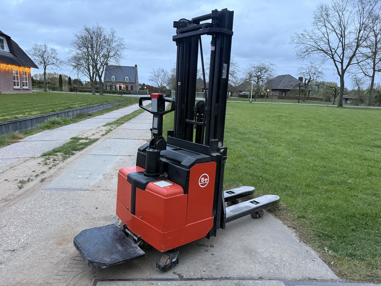 BT Stapelaar triplo mast 450cm + initiële heffing