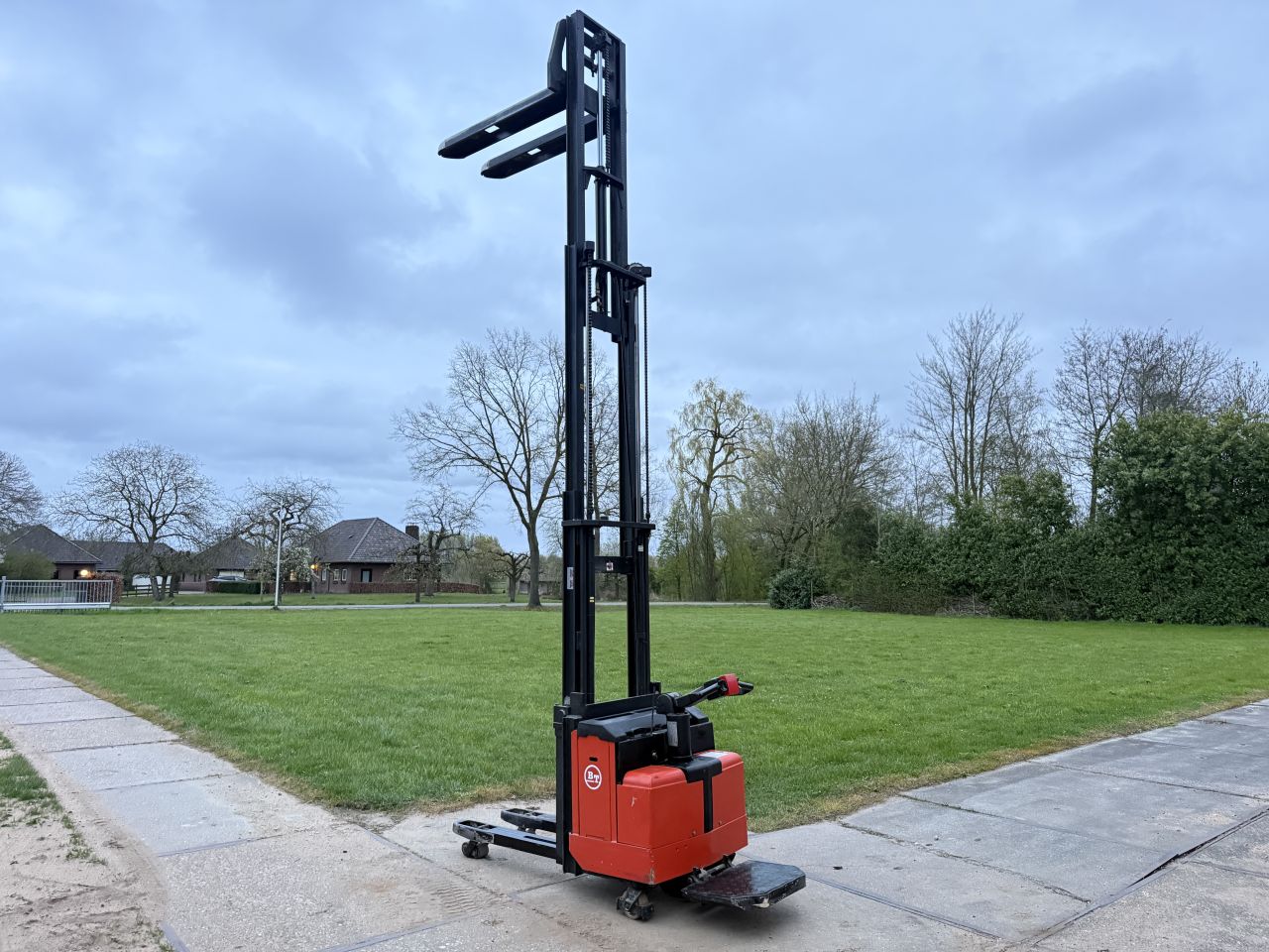 BT Stapelaar triplo mast 450cm + initiële heffing