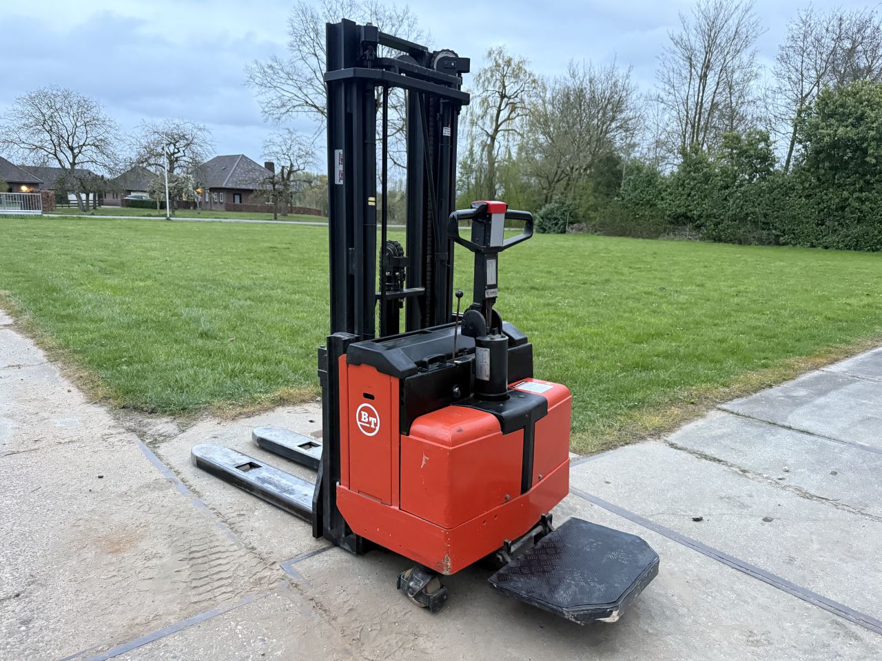 BT Stapelaar triplo mast 450cm + initiële heffing