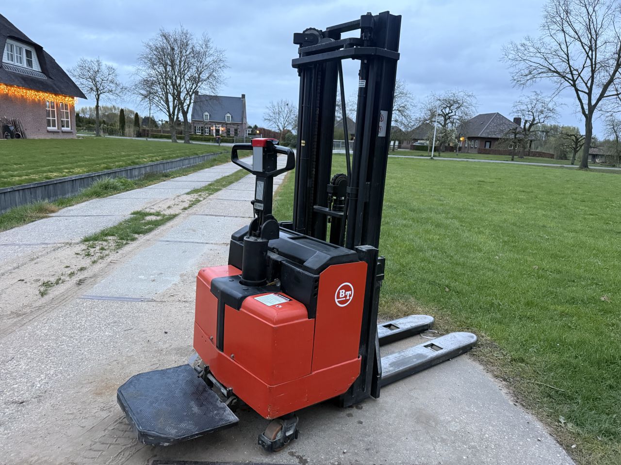 BT Stapelaar triplo mast 450cm + initiële heffing