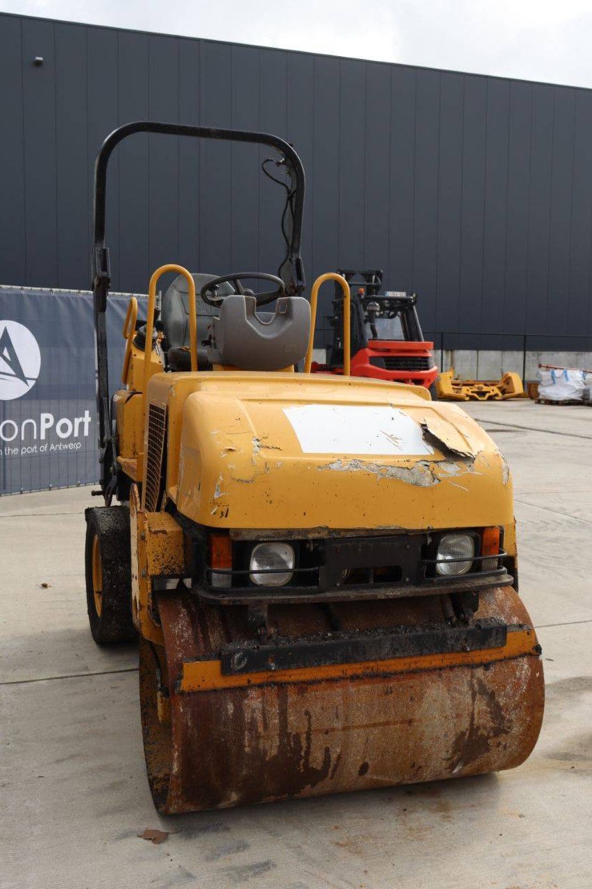 Roller Caterpillar CB-225E Diesel 23kW 2004