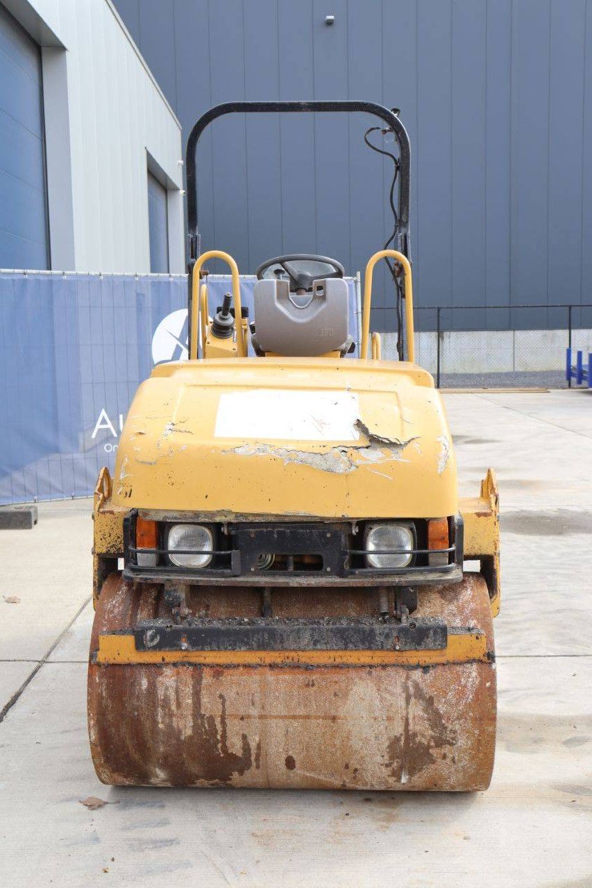 Roller Caterpillar CB-225E Diesel 23kW 2004