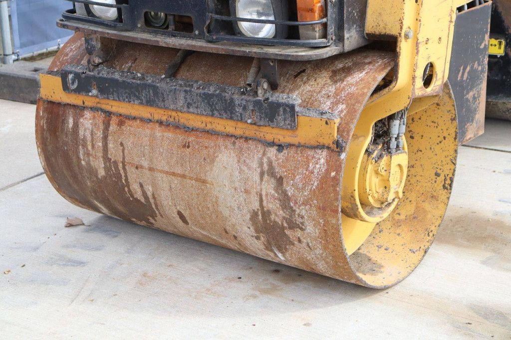 Roller Caterpillar CB-225E Diesel 23kW 2004