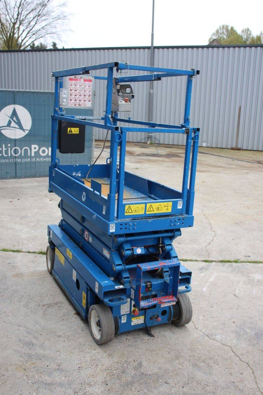 SkyJack SJ3219 Electric Scissor Lift 7.8m 2015