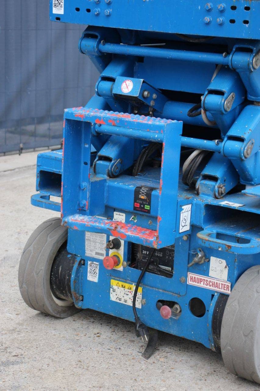 SkyJack SJ3219 Electric Scissor Lift 7.8m 2015