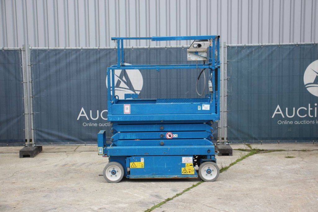 SkyJack SJ3219 Electric Scissor Lift 7.8m 2015