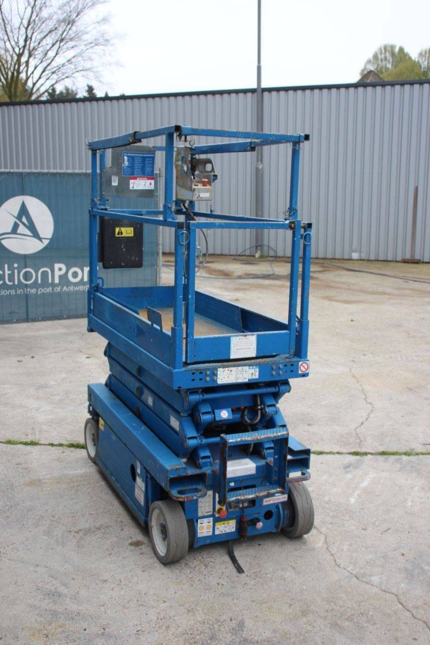 SkyJack SJ3219 Electric Scissor Lift 7.8m 2015
