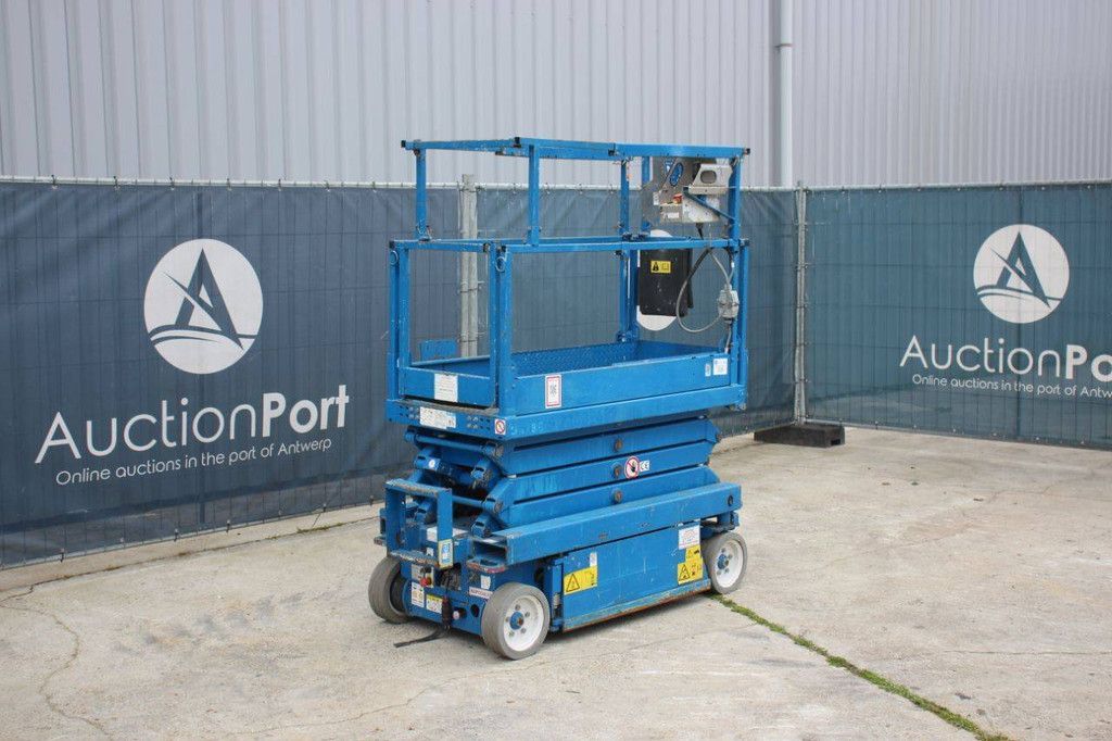 SkyJack SJ3219 Electric Scissor Lift 7.8m 2015