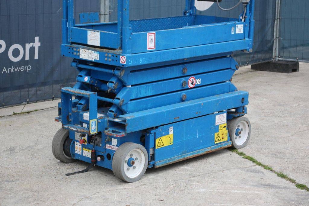 SkyJack SJ3219 Electric Scissor Lift 7.8m 2015
