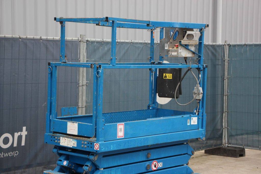 SkyJack SJ3219 Electric Scissor Lift 7.8m 2015