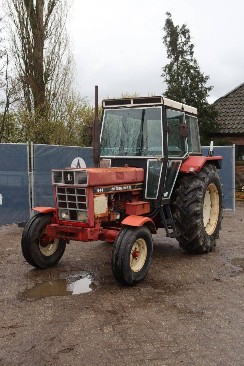 Traktor International Harvester Co 844 Diesel 74 PS