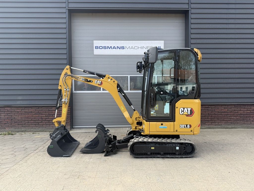 Caterpillar 301.6 minigraver 1925 kg NIEUW sloop / sorteer functie €480 LEASE