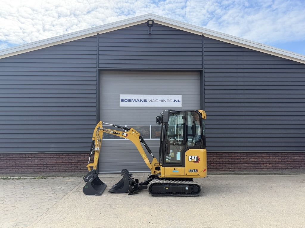 Caterpillar 301.6 minigraver 1925 kg NIEUW sloop / sorteer functie €480 LEASE