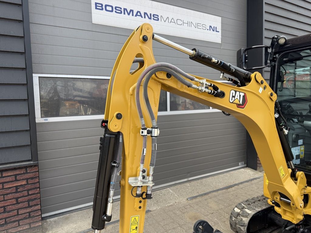 Caterpillar 301.6 minigraver 1925 kg NIEUW sloop / sorteer functie €480 LEASE