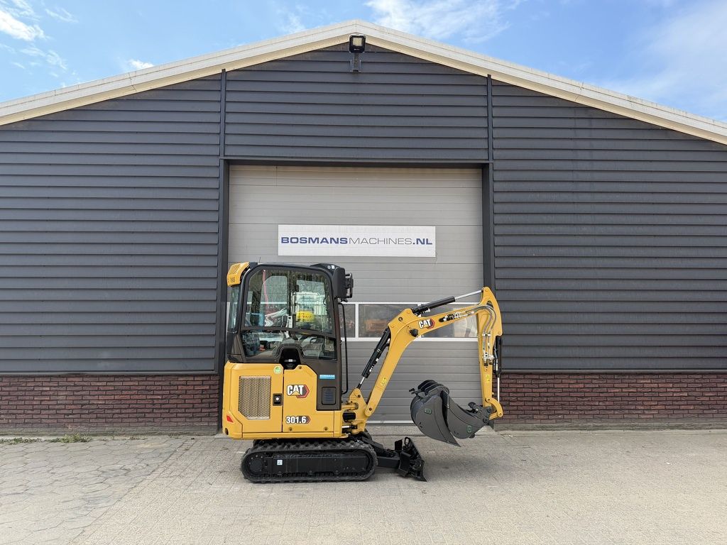 Caterpillar 301.6 minigraver 1925 kg NIEUW sloop / sorteer functie €480 LEASE