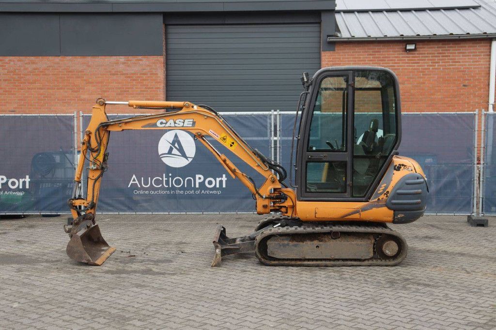 Rupsgraafmachine Case 28 CAB Diesel 2003