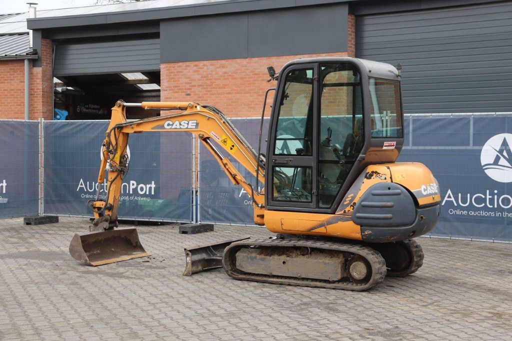 Rupsgraafmachine Case 28 CAB Diesel 2003