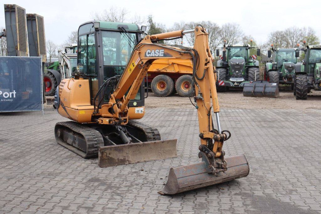 Rupsgraafmachine Case 28 CAB Diesel 2003