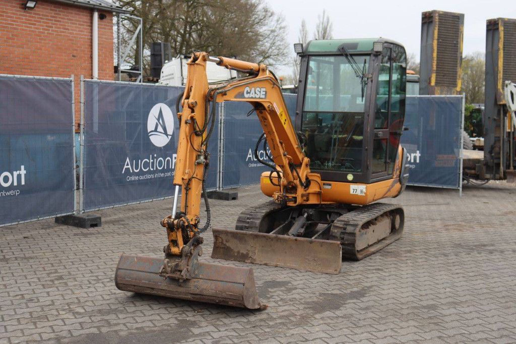 Rupsgraafmachine Case 28 CAB Diesel 2003