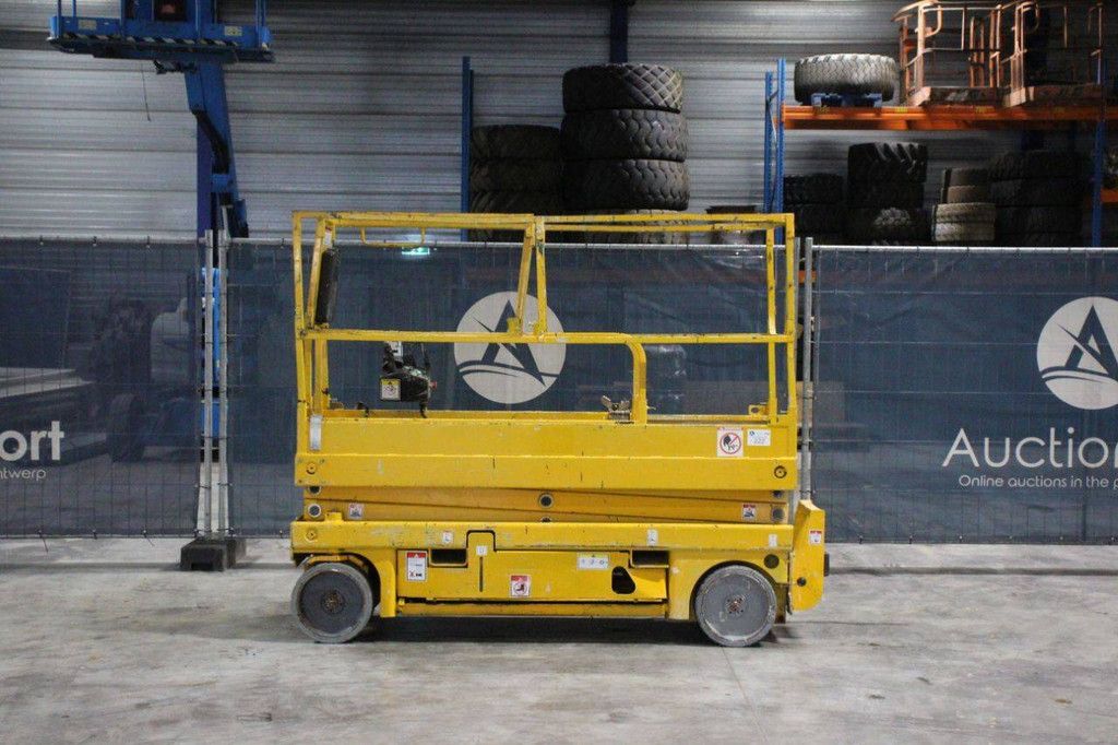 Scherenarbeitsbühne Haulotte Compact 8 Electric 8,20 m 2011