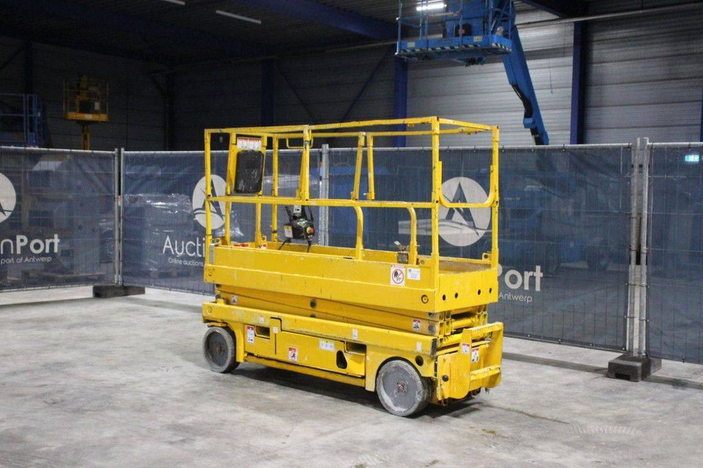 Scherenarbeitsbühne Haulotte Compact 8 Electric 8,20 m 2011