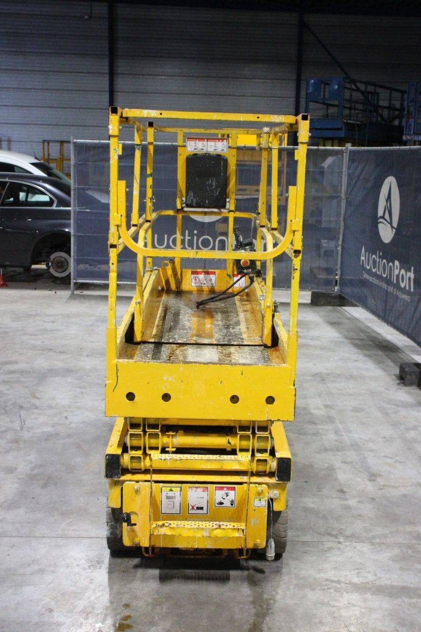 Scherenarbeitsbühne Haulotte Compact 8 Electric 8,20 m 2011