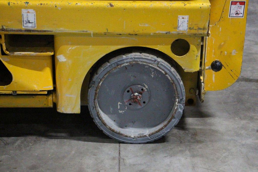 Scherenarbeitsbühne Haulotte Compact 8 Electric 8,20 m 2011