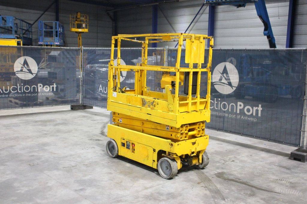 Scissor lift Genie GS-1532 Electric 6.57m 2012