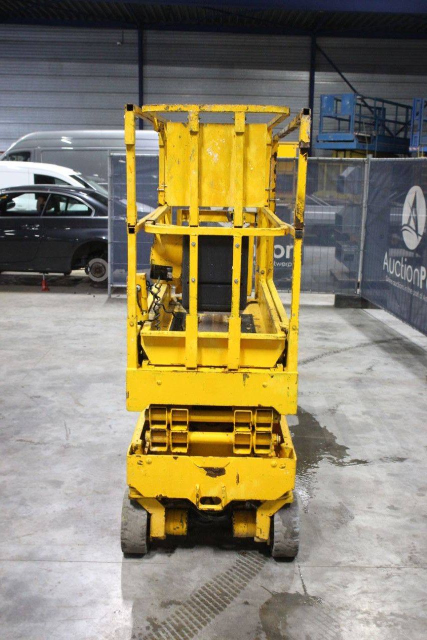 Scissor lift Genie GS-1532 Electric 6.57m 2012