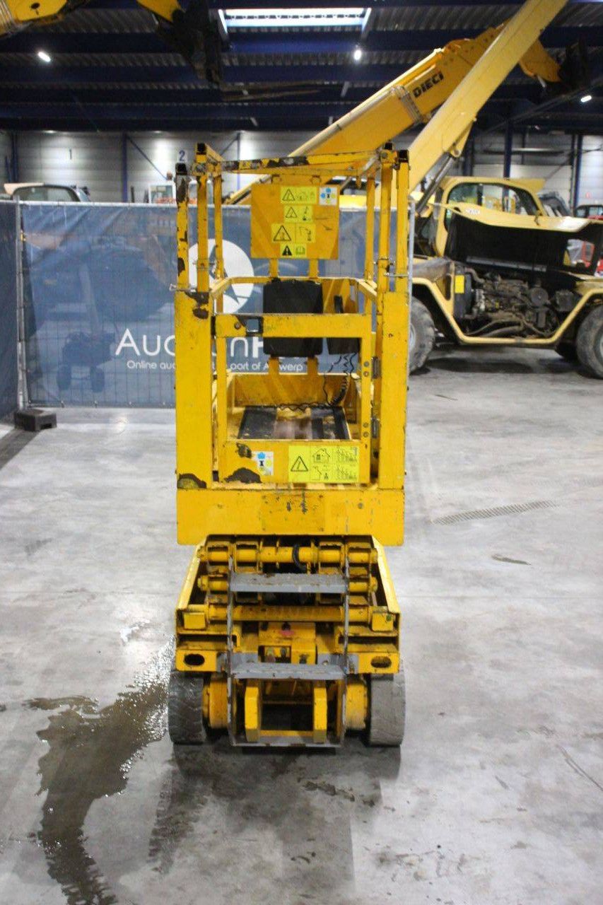 Scissor lift Genie GS-1532 Electric 6.57m 2012