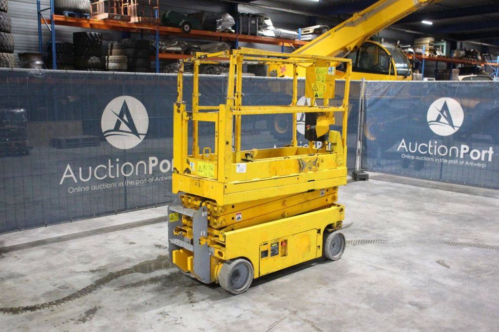 Scissor lift Genie GS-1532 Electric 6.57m 2012