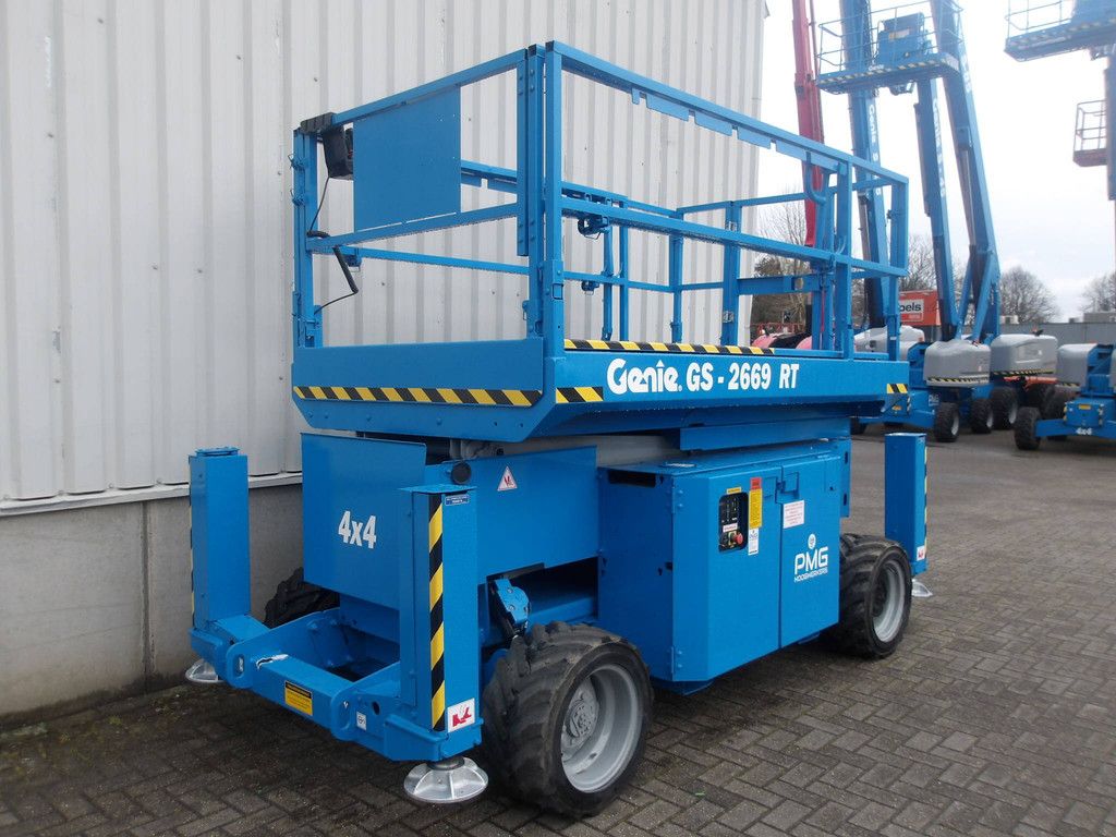 Scissor lift Genie GS-2669RT 10m Diesel 2013