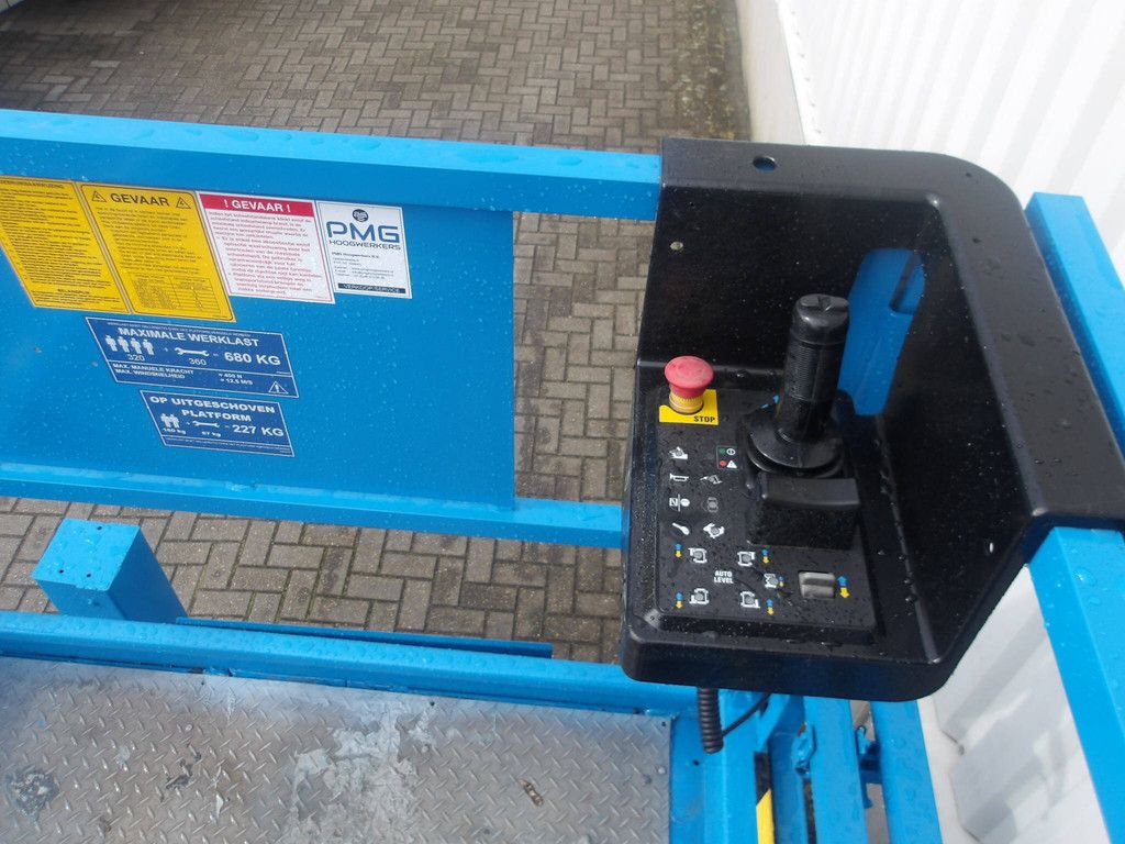 Scissor lift Genie GS-2669RT 10m Diesel 2013