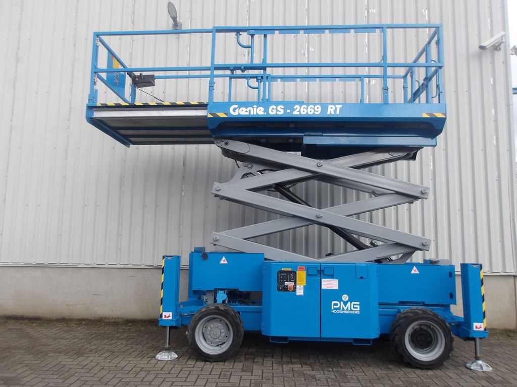 Scissor lift Genie GS-2669RT 10m Diesel 2013