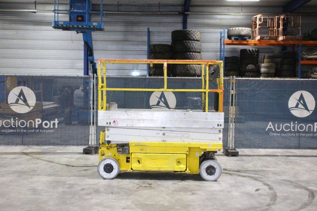 Scherenbühne JLG 2030ES Elektrisch 8,10 m 2010