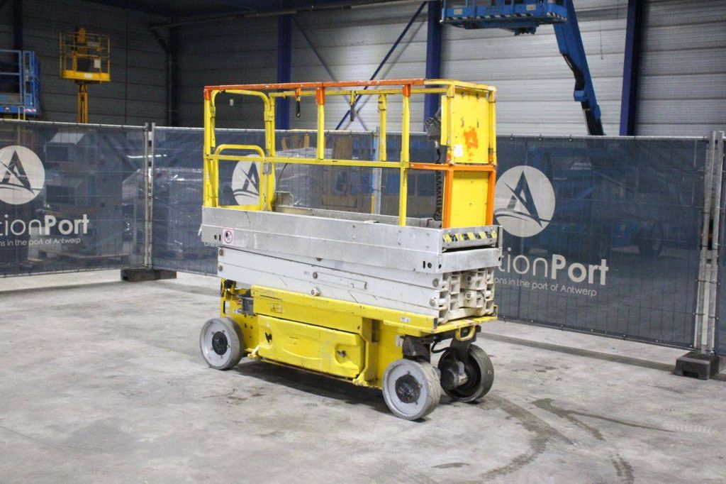 Scherenbühne JLG 2030ES Elektrisch 8,10 m 2010