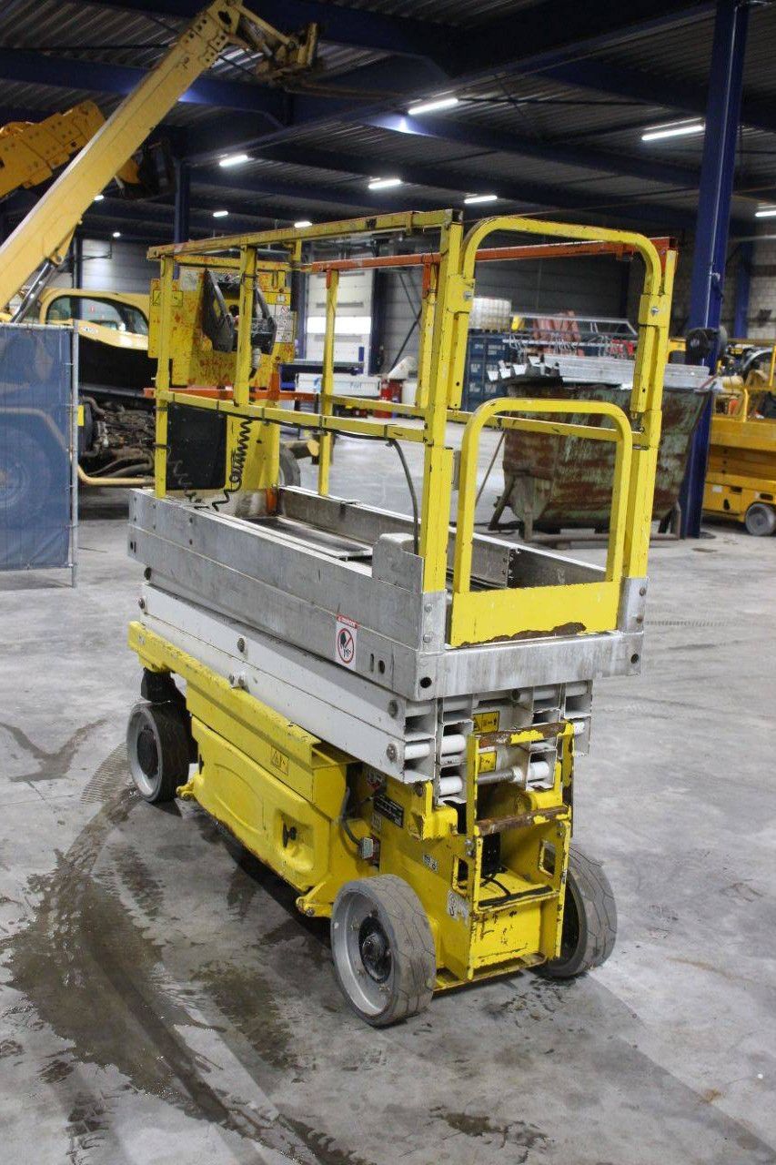 Scherenbühne JLG 2030ES Elektrisch 8,10 m 2010