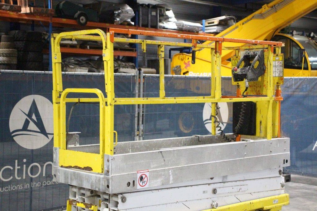 Scherenbühne JLG 2030ES Elektrisch 8,10 m 2010